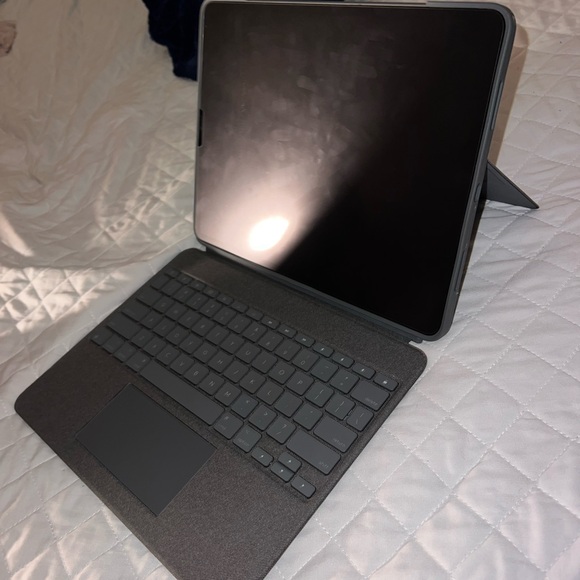 Logitech Combo Touch iPad Pro 12.9-inch - Picture 6 of 9